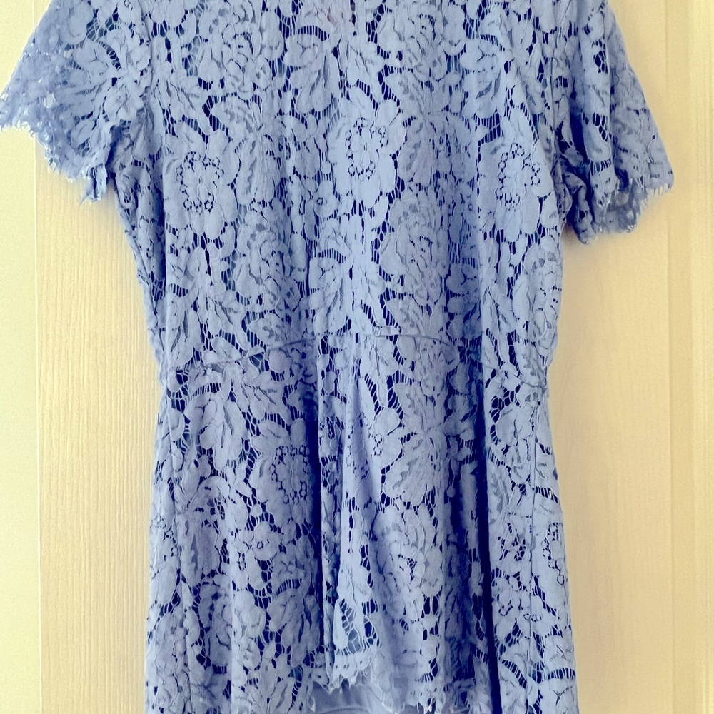 Issac Mizrahi Light Blue Lace Women’s Top. Small.